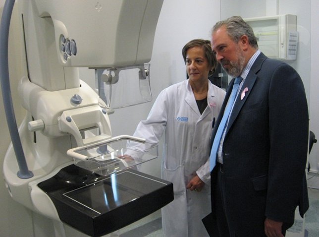 Unidad cáncer de mama con Nieto y De los Mártires