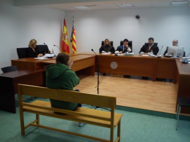 La mujer acusada de intentar matar a su recién nacido en el juicio