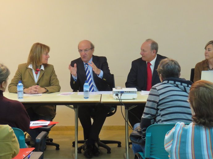 Inauguración del curso 'Cuidando al que cuida' del Ayto y Cepsa. 