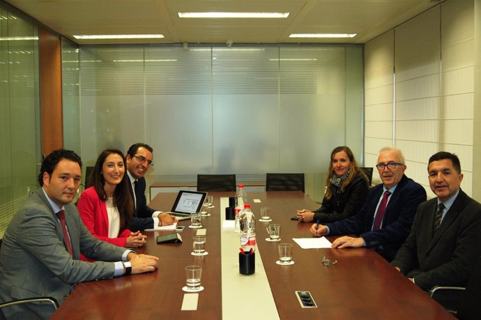 Reunión entre la directiva de AJE-A y el consejero José Sánchez Maldonado