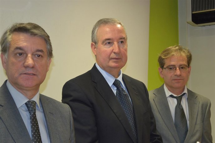 A.Barata (B.Sabadell), F.Roig (pte.Pimec Lleida) y M.Bonal (Pimec)