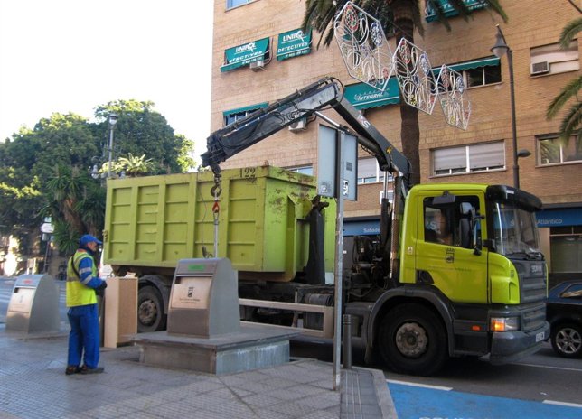 Contenedores soterrados en el centro de Málaga Limasa