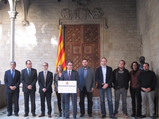 Artur Mas y los partidos proconsulta anunciando el 9N (2013)