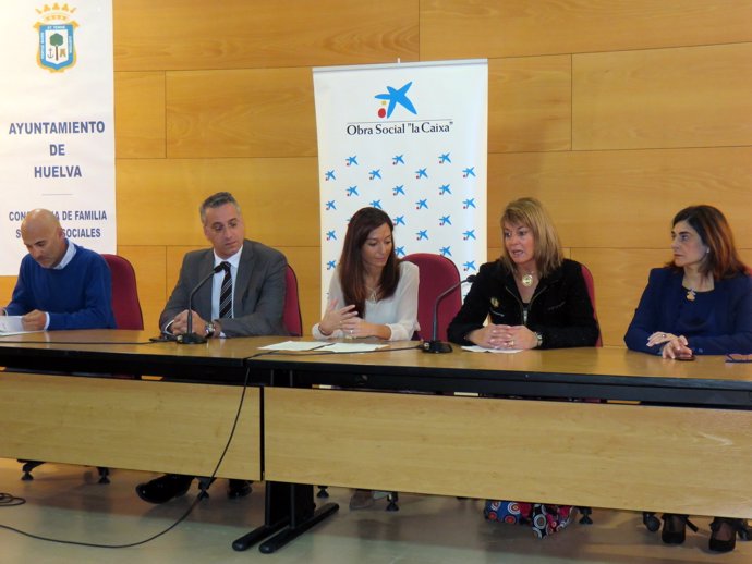 La Obra Social 'la Caixa' colabora con dos asociaciones de Huelva. 