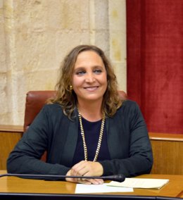 Amalia Cabello de Alba (PP) en su escaño del Parlamento andaluz