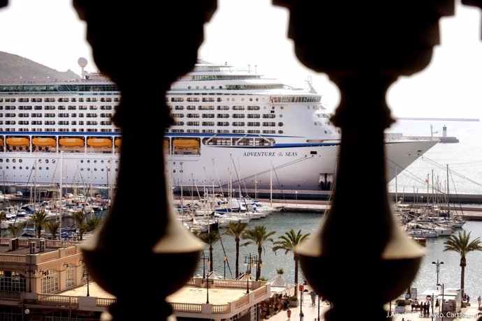 Crucero  llega al Puerto de Cartagena           