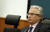 Garzón tacha de "previsible" que el Gobierno se niegue a extraditar a cargos franquistas y pide investigar en España