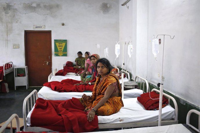 Mujeres ingresadas en un hospital tras ser esterilizadas en Chhattisgarth