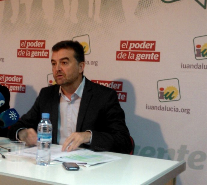 Antonio Maíllo, durante la rueda de prensa.