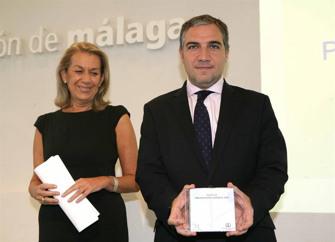 Kika Caracuel y Elías Bendodo presentan presupuestos 2015 de la diputación 