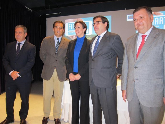 Ceballos (centro), flanqueada por Nieto, Cabanas, Fuentes y Zurera