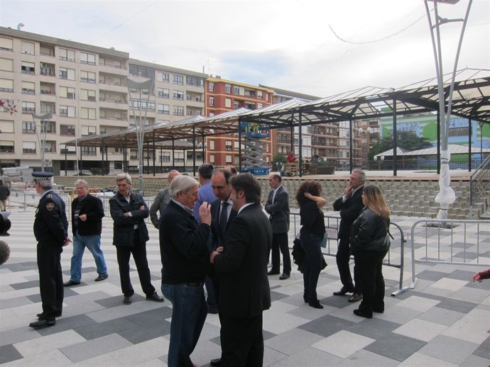 Diego y Movellán durante la visita