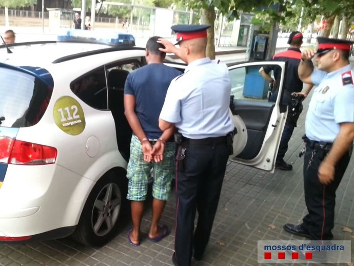 Detención por simular robos en Badalona y Sant Adrià
