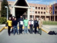 Sindicatos docentes y Escola Valenciana piden la retirada de la orden sobre programas lingüísticos