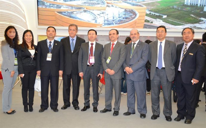 Reunión del consejero de Turismo con Wanda Group