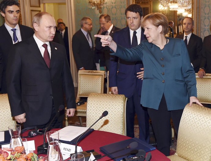 Angela Merkel y Vladimir Putin en una cumbre internacional.
