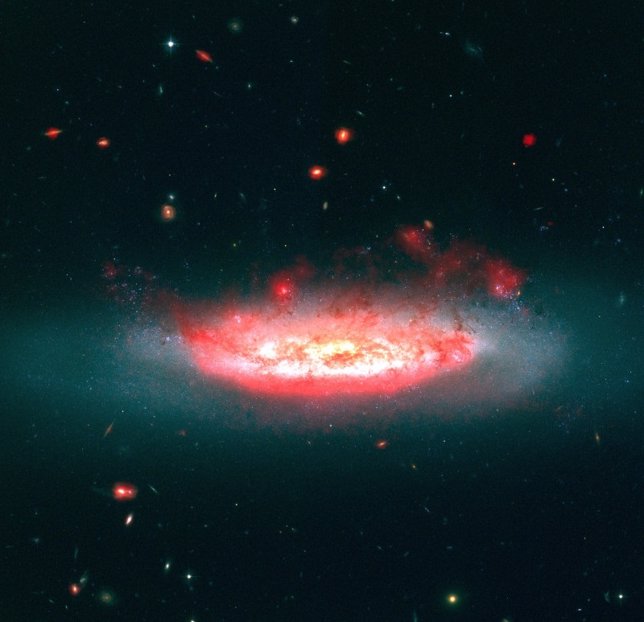 CÚMULO DE GALAXIAS NGC 4522