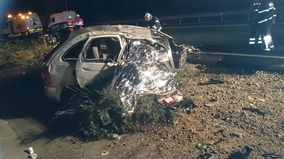 Vehículo siniestrado en la A-7