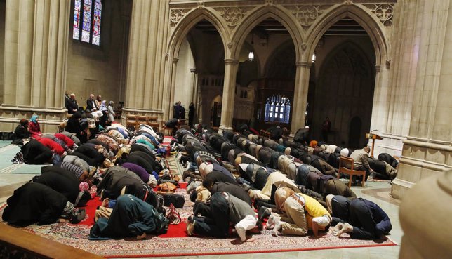 La Catedral Nacional de Washington acoge un rezo musulmán 