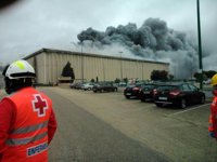 Un devastador incendio afecta a la planta de Campofrío en Burgos