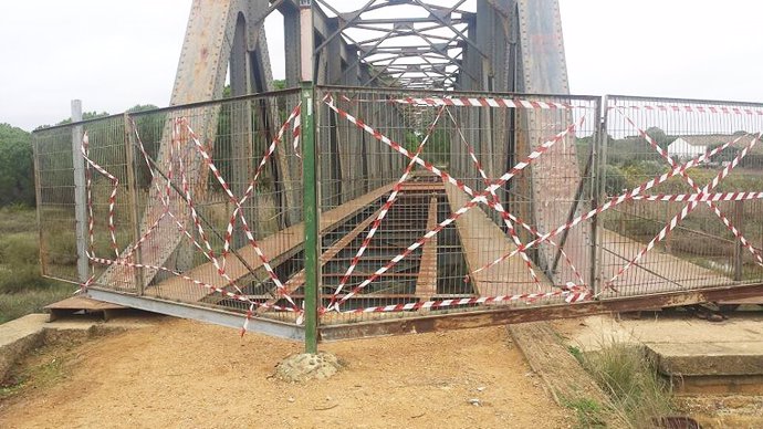 Imagen del puente de 'La Tavirona' cortado. 
