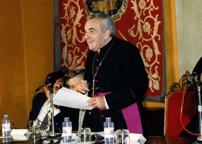 Viernes de Dolores, pregon Azagra semana santa y entrega titulo nazarena mayor