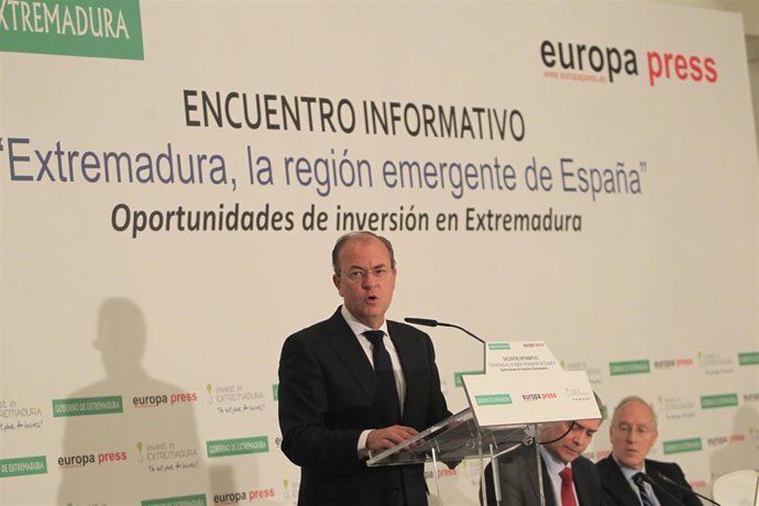 José Antonio Monago en los Desayunos de Europa Press