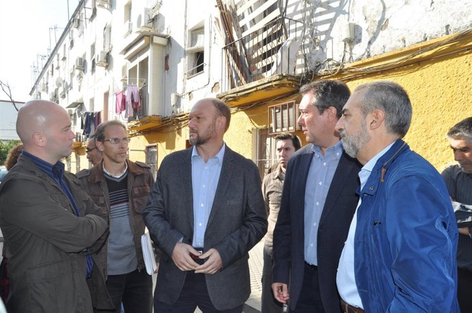 Los socialistas visitan Los Pajaritos