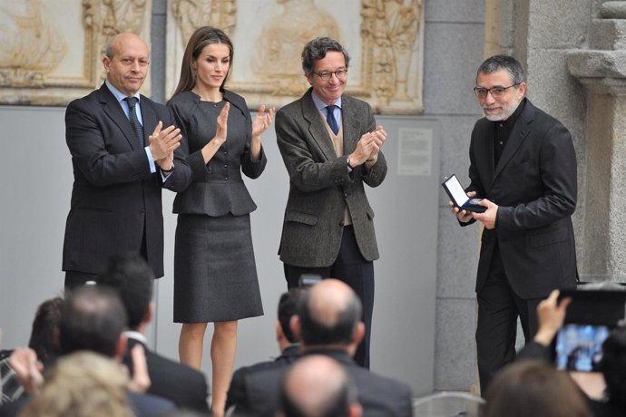Letizia entrega premio velázquez