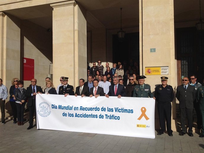 Concentración en recuerdo de las víctimas de las accidentes de tráfico