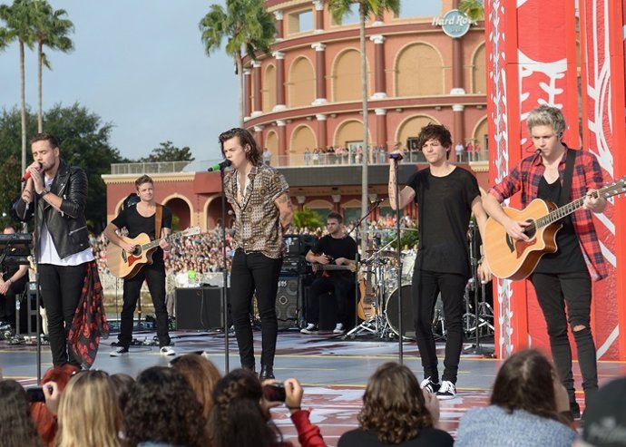 ORLANDO, FL - NOVEMBER 17:   Liam Payne,  Harry Styles,  Louis Tomlinson and  Ni