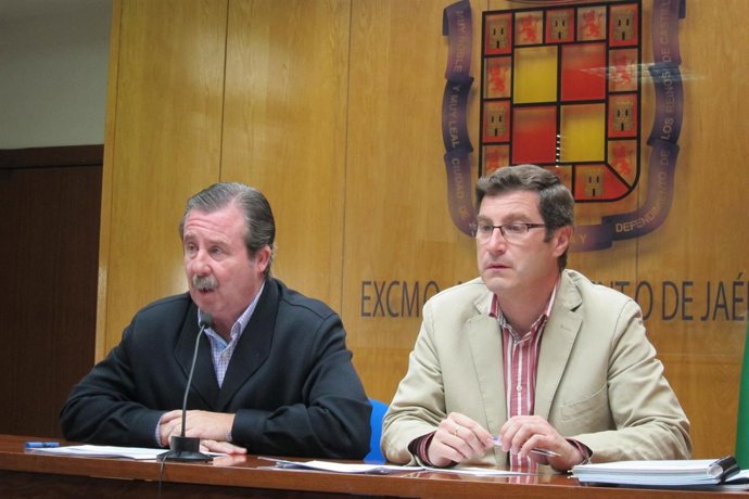 Miguel Ángel García Anguita y Miguel Contreras, en la rueda de prensa.