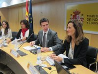Soria defiende las prospecciones en Canarias porque tendrán "efectos positivos en la industria local"
