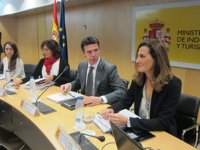 Soria defiende las prospecciones en Canarias porque tendrán "efectos positivos en la industria local"