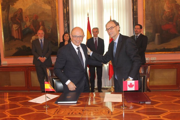 España y Canadá firman el convenio contra la doble imposición