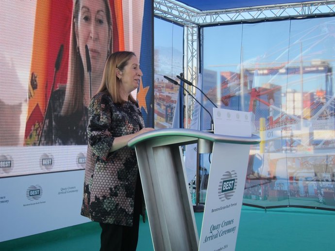 La ministra A.Pastor