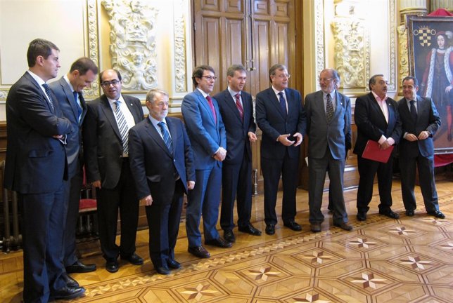 Alcaldes y representantes institucionales de CyL firmantes del Pacto de Aveiro