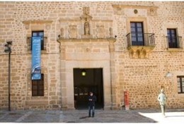 Fachada del Conservatorio 'García Matos' de Plasencia