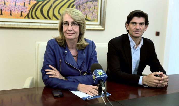 La alcaldesa Paloma García Gálvez en rueda de prensa destituye salido 2014