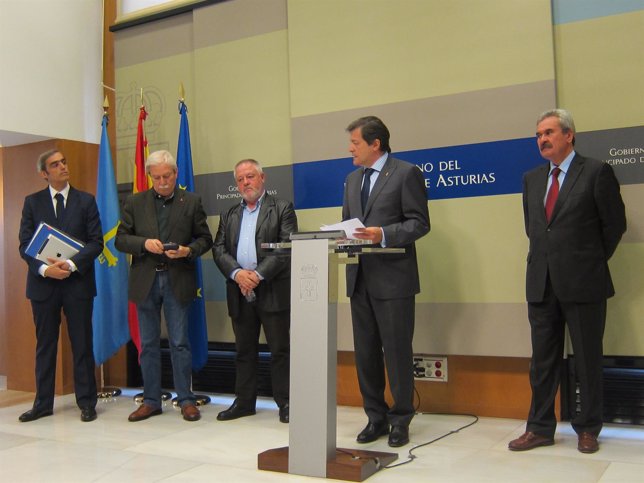 Jacobo Cosmen, Justo R. Braga, Antonio Pino, Javier Fernández y Graciano Torre 