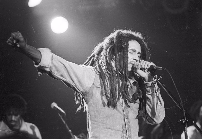 El músico Bob Marley durante un concierto
