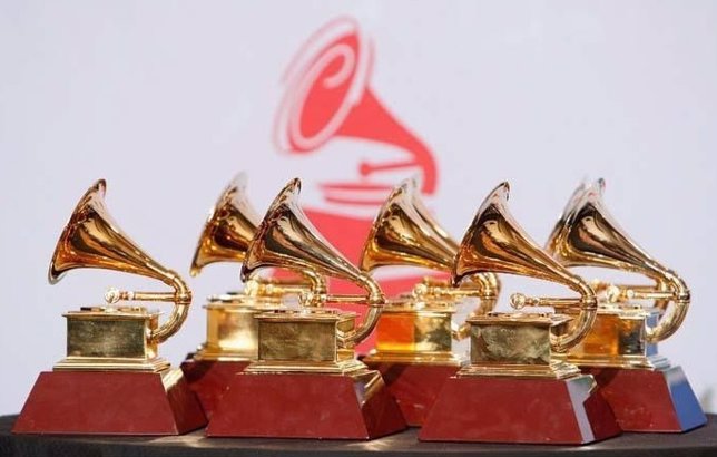 Primera ceremonia estelar LARAS con el Grammy Latino a la Excelencia a varios ar