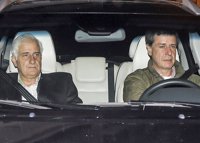 Cayetano,  Eugenia y Alfonso Díez lloran por el estado de la Duquesa