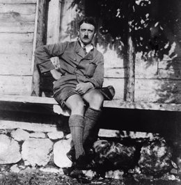 Adolf Hitler (1889 - 1945)