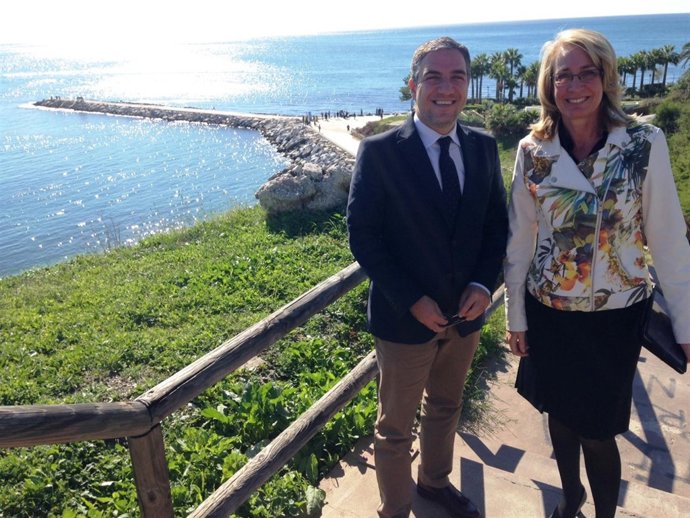 Elías Bendodo y Paloma García Gálvez alcaldesa de benalmádena