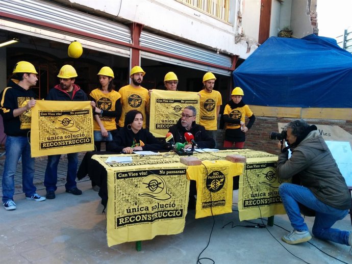 Rueda de prensa en Can Vies con Elba Mansilla y Ferran Aguiló