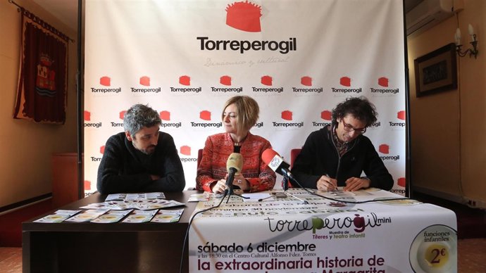 Rueda de prensa de presentación de la muestra de teatro de Torreperogil