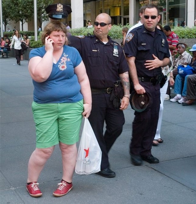 Fotógrafa estadounidense captura la burla sobre su peso a través de sus fotos