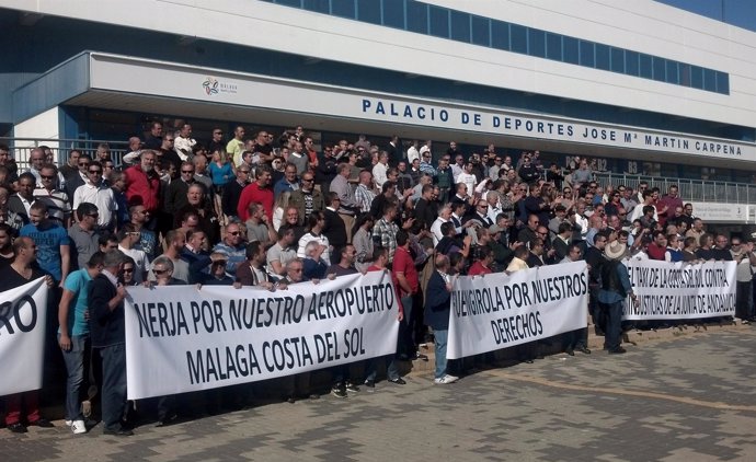 Taxistas de provincia se concentran en Martin Carpena decreto Junta reciprocidad