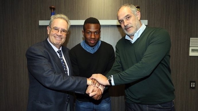 Adama Traoré renueva su contrato con el FC Barcelona